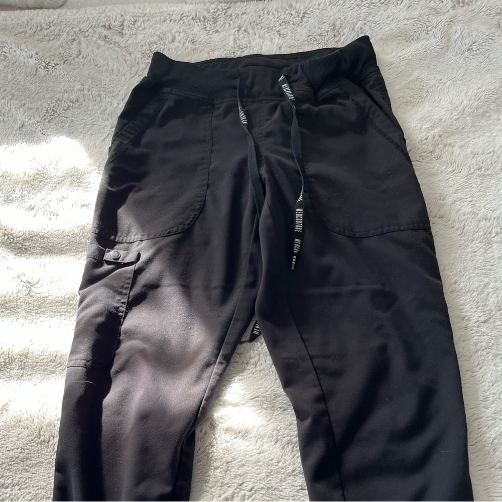 Med Couture Touch Scrub Joggers XS Petite